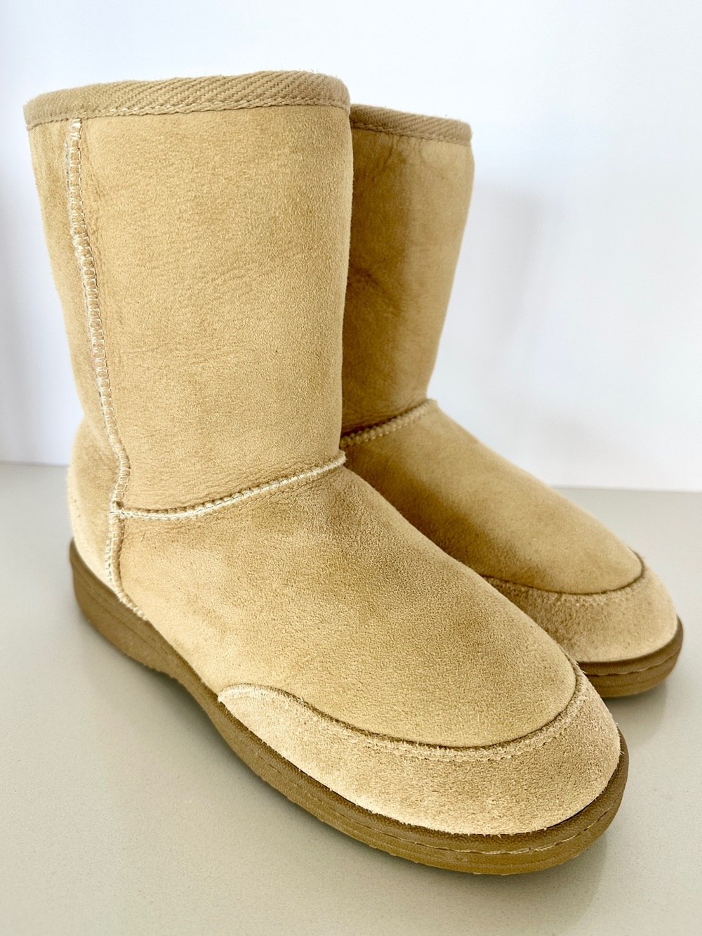 Acorn Aussie Shearling Suede winter boots Women’s Size 8